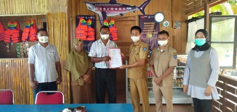 TINGKATKAN MINAT BACA, SDN 2 WANCI GANDENG PERPUSTAKAAN WISATA SOMBU