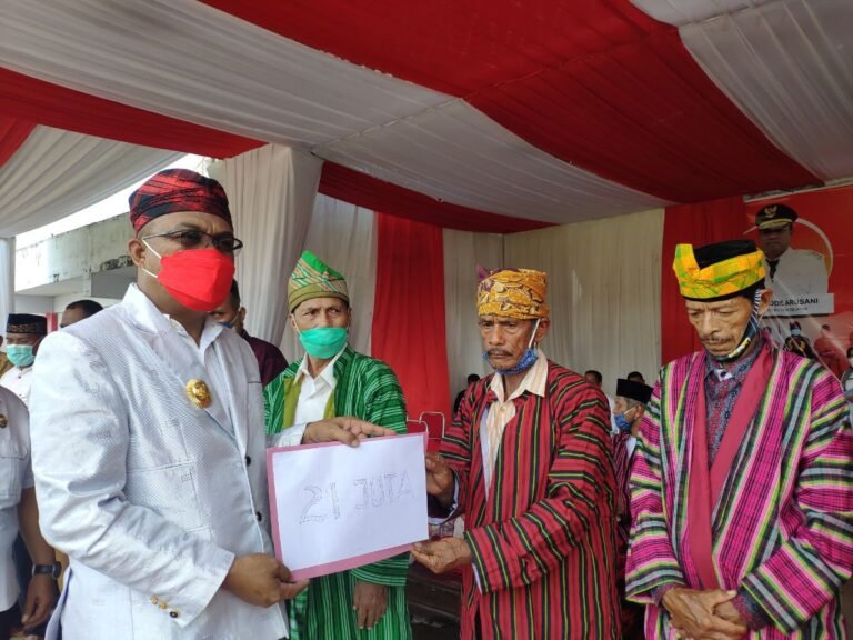 EXPOSE EMPAT TAHUN KEPEMIMPINAN ARUSANI, 100 PERSEN JALAN SELESAI