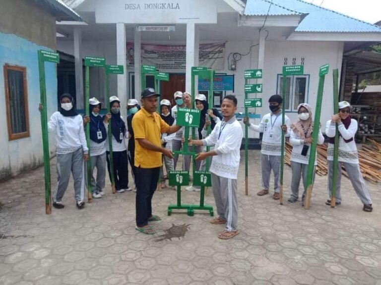 MAHASISWA KKA UM BUTON DESA DONGKALA SELESAIKAN PROGRAM FISIK