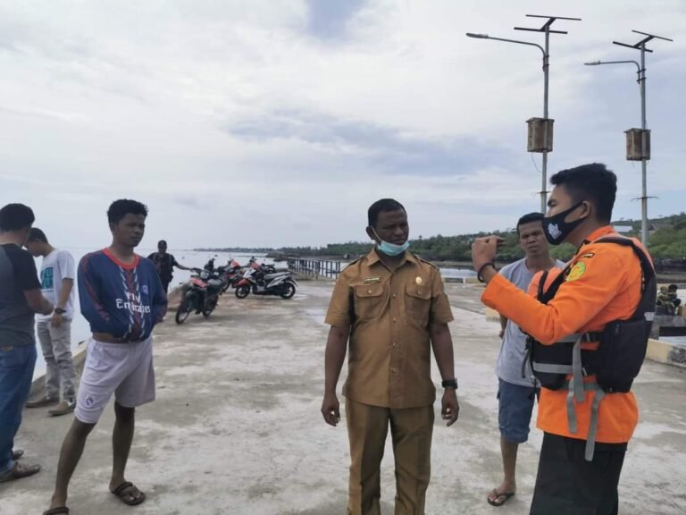 TIM SAR MASIH CARI NELAYAN HILANG DI BATU ATAS