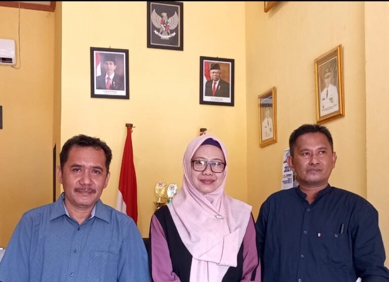 FIB UNAIR LAKSANAKAN PENGABDIAN MASYARAKAT DI WAKATOBI