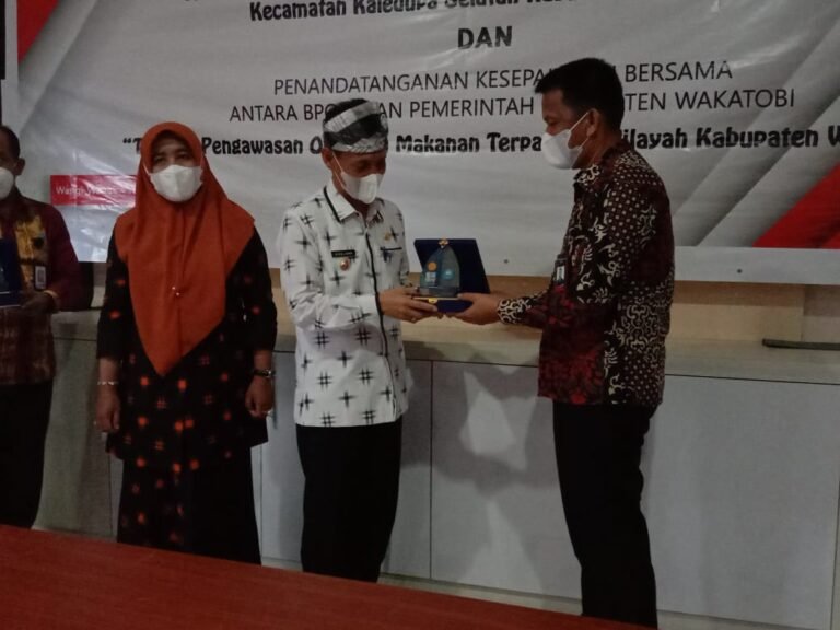 PENGEMBANGAN KLASTER KAIN TENUN PAJAM KALEDUPA SELATAN BUTUH SUPLAI JARINGAN INTERNET