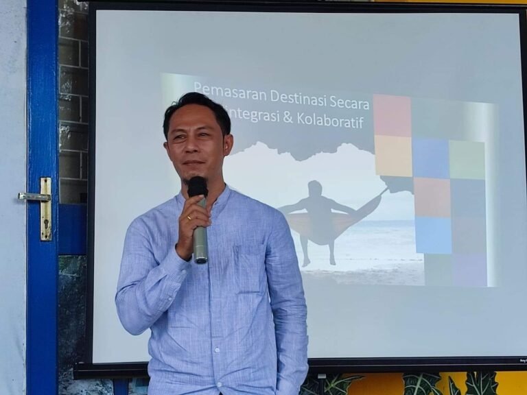 STRATEGI MEMASARKAN PARIWISATA TERINTEGRASI KOLABORATIF