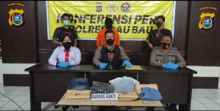KETIKA PELAKU MENDATANGI PERKELAHIAN, KORBAN MENGELUARKAN BADIK