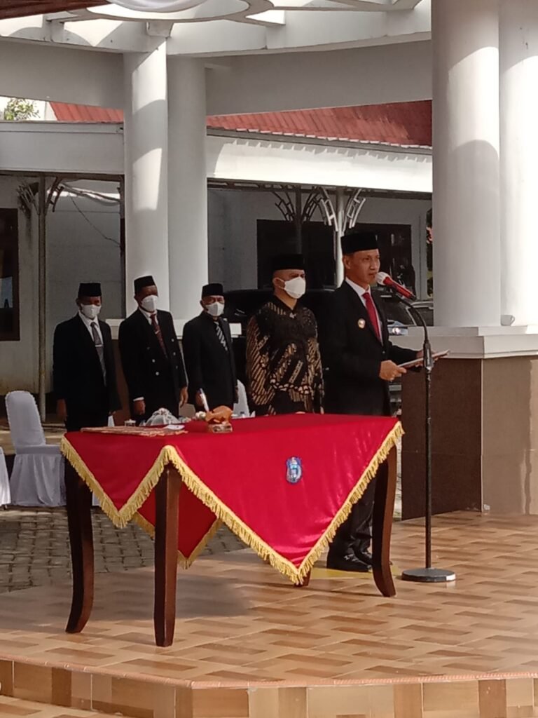 214 PEJABAT PENGAWAS LINGKUP PEMKAB WAKATOBI DILANTIK DALAM PENYETARAAN JABATAN