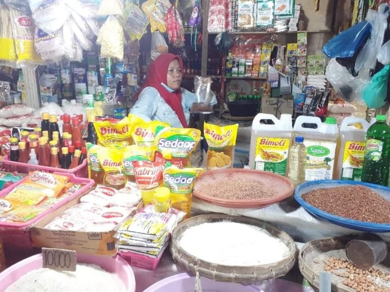 HARGA MINYAK GORENG NAIK “SELANGIT”
