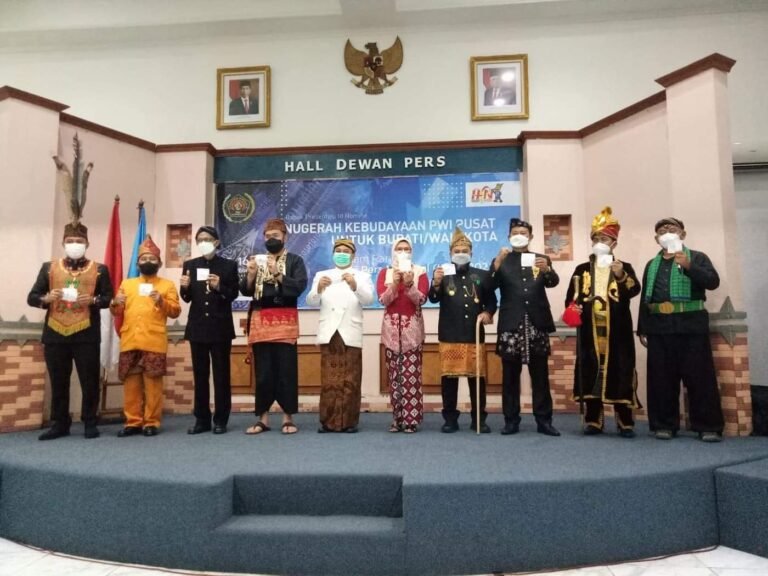 10 KEPALA DAERAH PRESENTASI DI PWI PUSAT