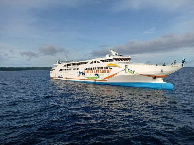 CANTIKA LESTARI RUTE WANCI KENDARI BERSANDAR DI WAKATOBI