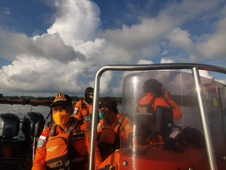 TIM SAR KEMBALI LAKUKAN PENCARIAN ORANG HILANG DI PERAIRAN BATU ATAS