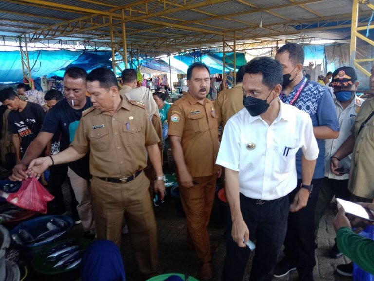 PASTIKAN KESTABILAN HARGA SEMBAKO, PEMKAB WAKATOBI GEBREK PASAR TRADISIONAL