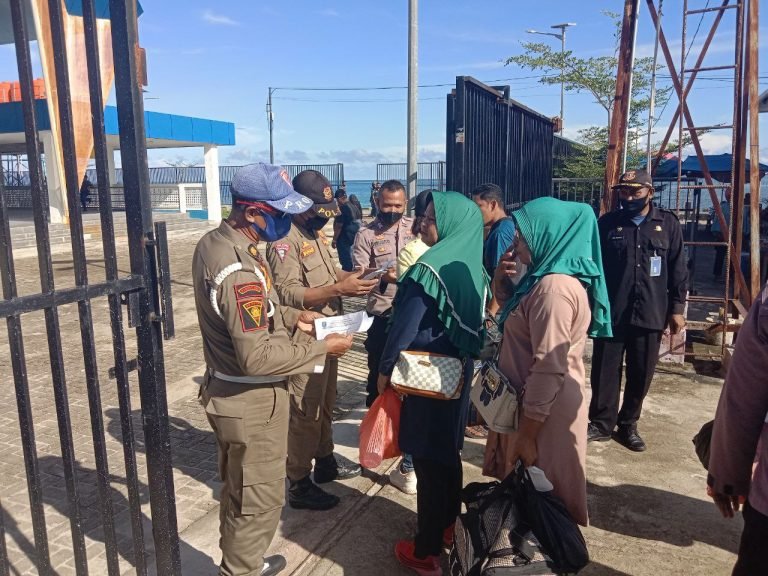 PENUMPANG KAPAL DI DERMAGA PANGULUBELO WAJIB KANTONGI SERTIFIKAT VAKSINASI, INI PENJELASAN SAHBANDAR WAKATOBI
