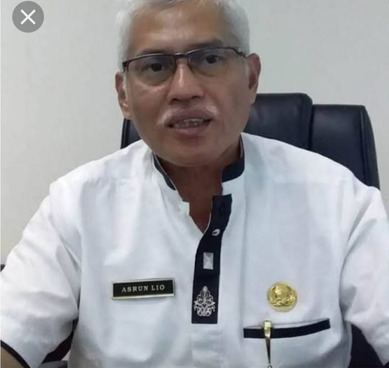 KADIS DIKBUD SULTRA TIDAK MEMBENARKAN TINDAKAN KASEK SMAN 1 KONTUNAGA MUNA ALIHKAN DANA BOS KE REKENING PRIBADI