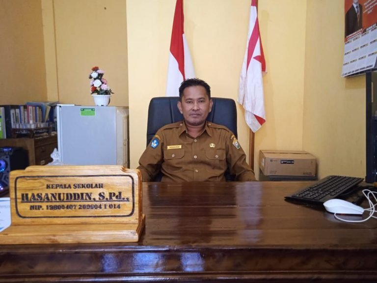 DIKBUD SULTRA RINGANKAN BEBAN DANA BOS SMAN 2 WANGI-WANGI TAHUN 2022