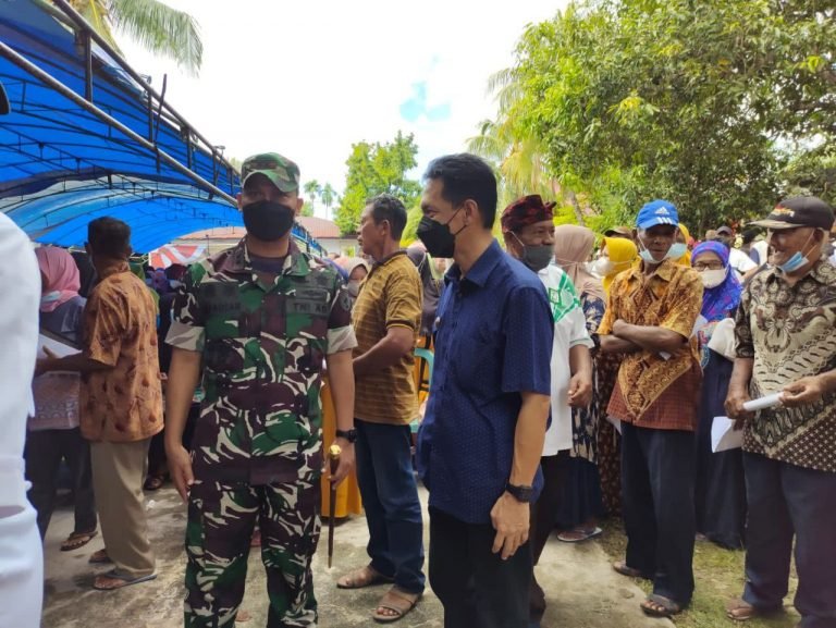 PENYALURAN DANA  BTPKLWN TNI HARI KETIGA, DANDIM 1413/BUTON BERSUA WARGA TOMIA