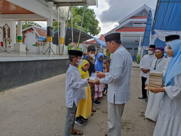 GELAR BUKA PUASA BERSAMA, PEMKAB BUTUR SANTUNI ANAK YATIM DAN KURANG MAMPU
