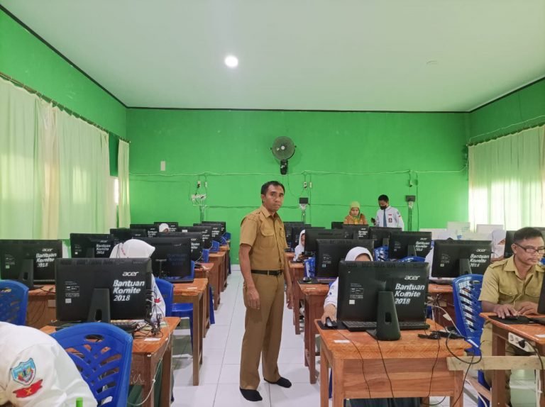 SMAN 1 RAHA DI KABUPATEN MUNA GELAR UAS BERBASIS DIGITAL