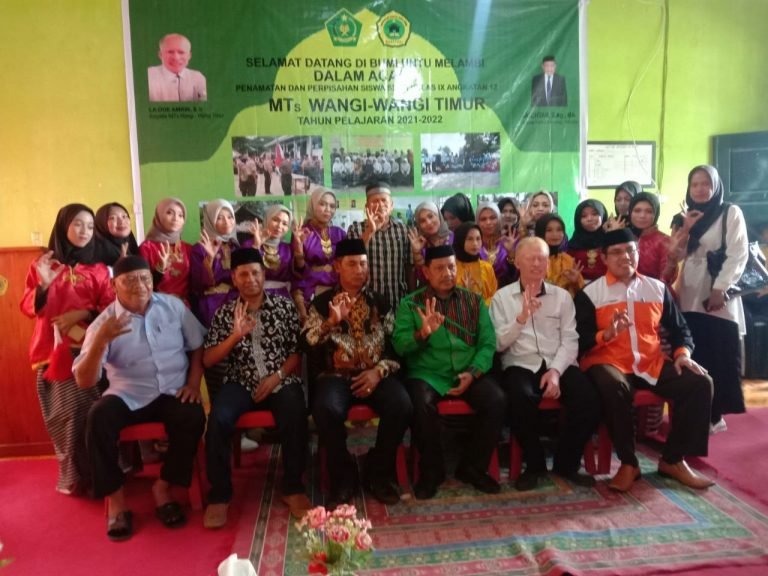 MTs WANGI-WANGI TIMUR GELAR ACARA PENAMATAN, INI PESAN KEPALA KEMENAG WAKATOBI
