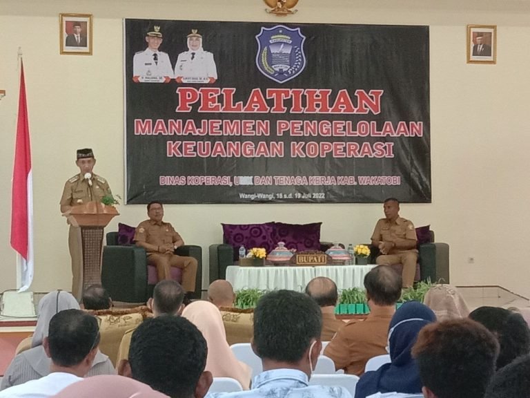 BUPATI WAKATOBI: PENGELOLA KOPERASI HARUS KUASAI TEKNOLOGI DAN TATA KELOLA KEUANGAN