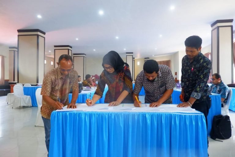 LIMA DESA DI BUTON SEPAKATI INTEGRASI RENCANA PENGELOLAAN PESISIR DALAM PERENCANAAN DESA