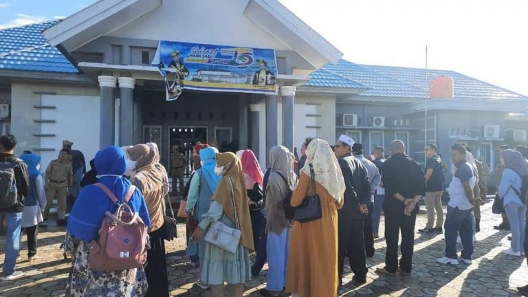 PEMKAB BUTUR DIMINTA TRANSPARAN PENGGUNAAN DANA HIBAH COVID-19