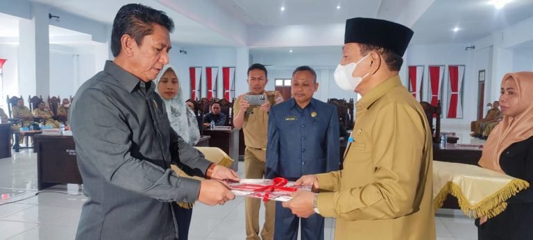 DEWAN GELAR SIDANG PARIPURNA, PEMKAB BUTUR DORONG TUJUH RAPERDA