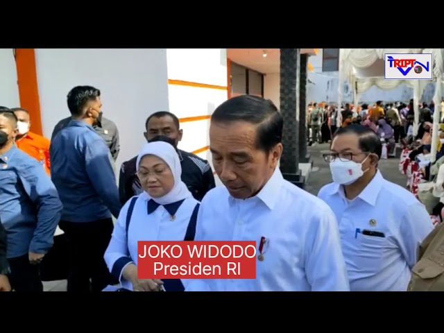 JOKOWI PANTAU PENYALURAN BLT DI KANTOR POS BAUBAU