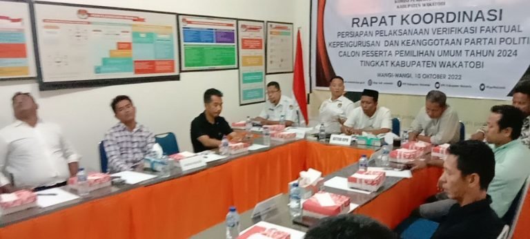 KPU WAKATOBI RAKOR JELANG VERIFIKASI FAKTUAL, PARPOL CALON PESERTA PEMILU 2024 WAJIB TAHU