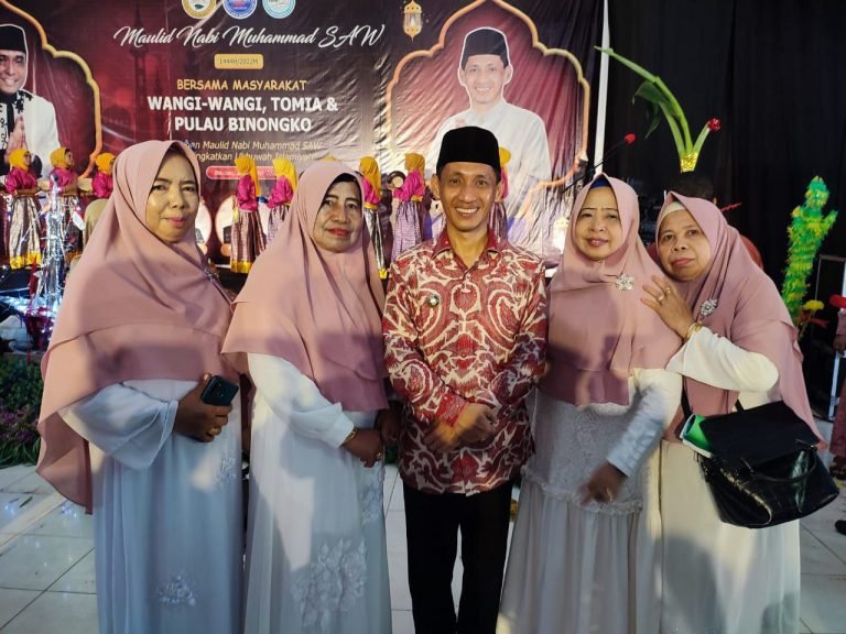 HADIRI MAULID KERUKUNAN WAKATOBI, WALIKOTA BAUBAU SARANKAN EKONOMI UMMAT