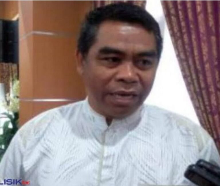 TANGGAPAN KETUA BAWASLU SULTRA DALAM PENGANGKATAN STAF SEKRETARIAT PANWASCAM DI WAKATOBI