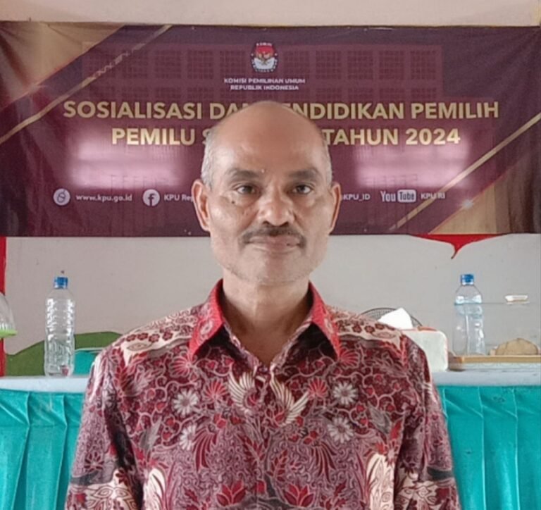 DOSEN UHO DAN KOMISI II DPR-RI EDUKASI PEMILIH DI WAKATOBI