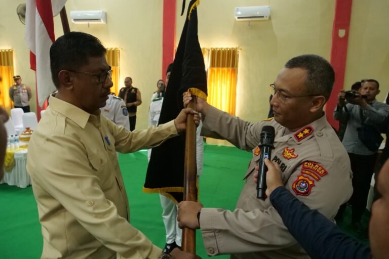 KAPOLRES WAKATOBI LANTIK PENGURUS POKDARKAMTIBMAS BHAYANGKARA