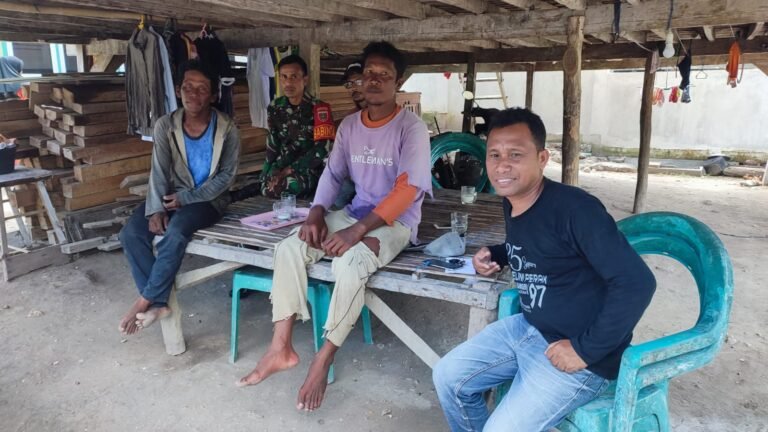 DUA HARI HILANG, DUA NELAYAN MOLA SELATAN WAKATOBI DITEMUKAN SELAMAT