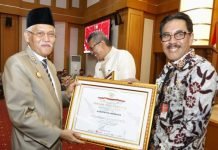 10 KABUPATEN/KOTA DI SULTRA DIANUGERAHI PIAGAM PEDULI HAM