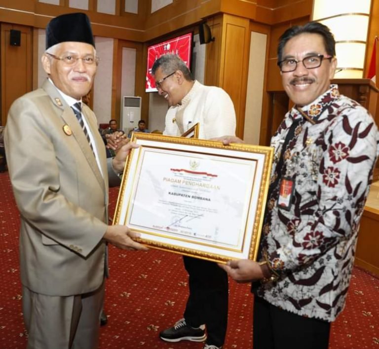 10 KABUPATEN/KOTA DI SULTRA DIANUGERAHI PIAGAM PEDULI HAM