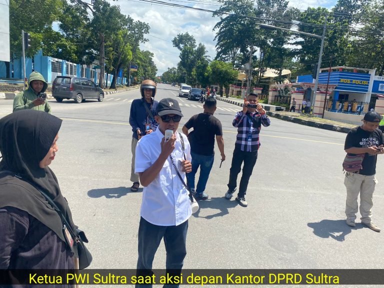 FORBES JURNALIS DI SULTRA GELAR AKSI DEMO TOLAK PASAL KONTROVERSI RUU PENYIARAN