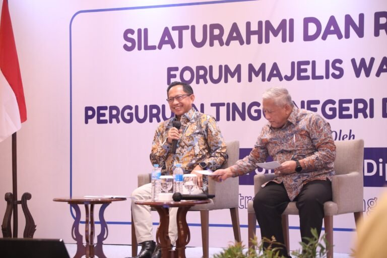 Mendagri Dorong Pemda Salurkan Beasiswa bagi Pelajar dan Peningkatan Kapasitas Pegawai Lewat PTN-BH
