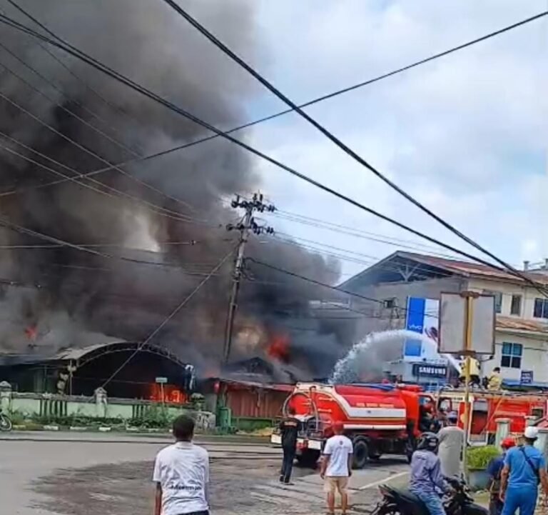 Si Jago Merah Hanguskan Dua Rumah di Batulo Kota Baubau