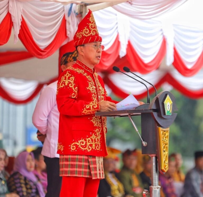 Pimpin Upacara Harganas ke-32 Tahun 2025, Gubernur Sultra Sampaikan Pesan Nasional