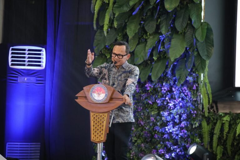 Wamendagri Bima Arya Sugiarto Tekankan Pentingnya Sertifikasi Kompetensi ASN sebagai Bekal Hadapi Tantangan Nyata