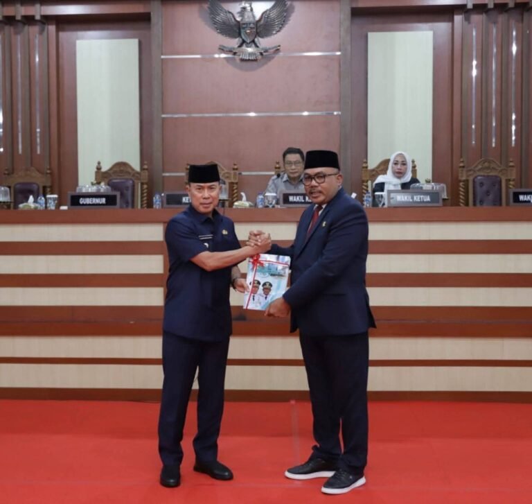 Serahkan Dokumen RPJMD 2025–2029 dalam Rapat Bersama DPRD, Gubernur Sultra Tegaskan Komitmen Pembangunan Lima Tahun ke Depan