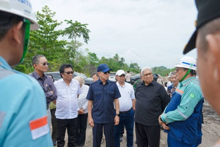 Menteri PUPR Didampingi Gubernur Sultra Tinjau Lokasi Rencana Pembangunan Jembatan Buton – Muna dan Aspal Buton