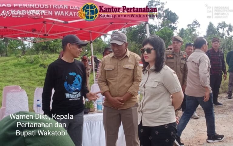 Kepala Kantor Pertanahan dan Bupati Wakatobi Dampingi Wamen Dikti Tinjau Lokasi Rencana Pembangunan Sekolah Garuda