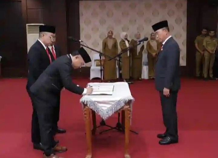 Gubernur Sultra Lantik Direksi dan Dewan Pengawas PERUMDA Utama Sultra