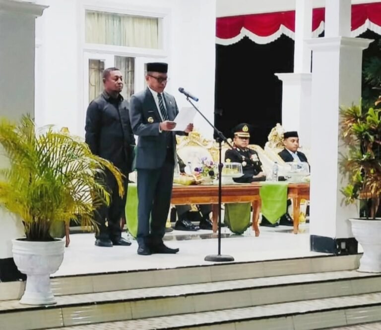 Kukuhkan Anggota Paskibra HUT RI ke-80 Tahun 2025, Begini Pesan Bupati Butur