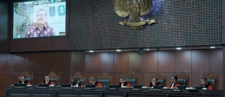 Sidang MK Ihwal Batas Usia Pensiun Guru dan Dosen, Ahli Pemohon dan Ahli Pemerintah Beda Pandangan