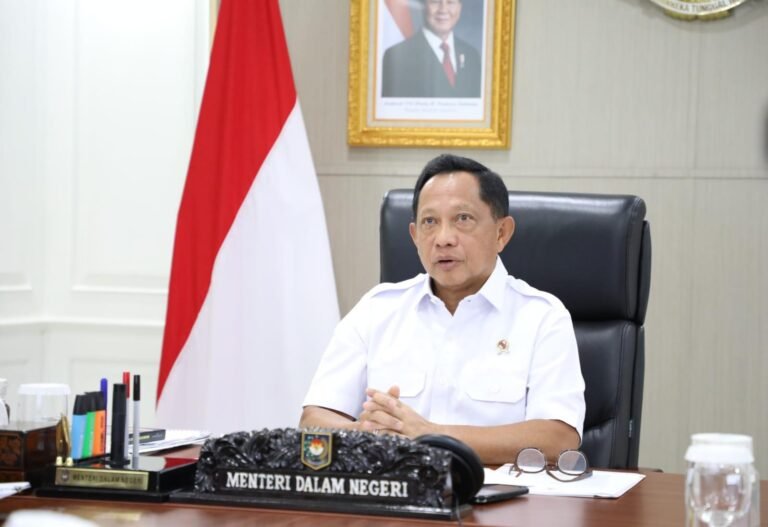 Mendagri Instruksikan Kepala Daerah Perkuat Satlinmas dan Forkopimda untuk Jaga Situasi Kondusif di Daerah