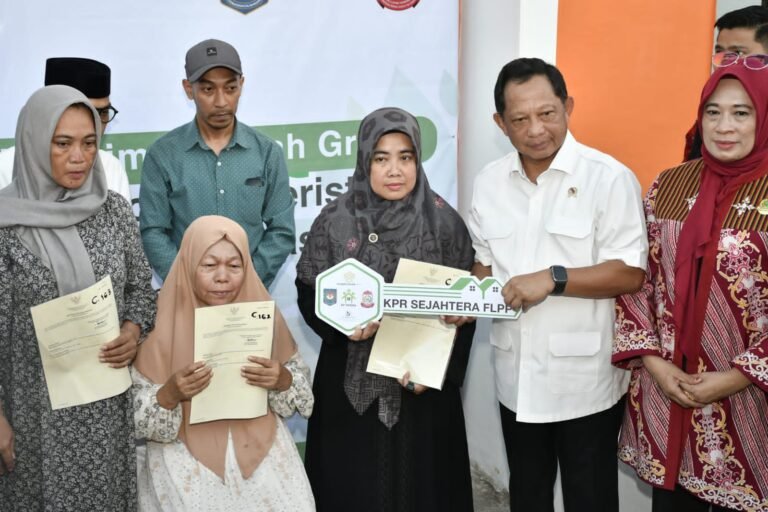 Keluarga Korban Meninggal saat Unras di Makassar Dapat Bantuan Rumah Subsidi Gratis dari Pemerintah