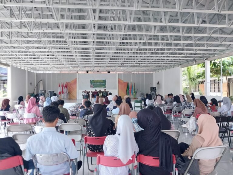 Kampus UMU Gelar Bedah Buku “Lancau Wolio” Karya Komunitas Latalombo Baubau