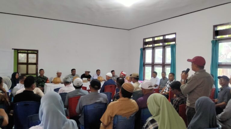 Tanah Bangunan Sekolah Digugat, Anggota DPRD Wakatobi Dapil Pulau Tomia Gelar RDP dengan Masyarakat