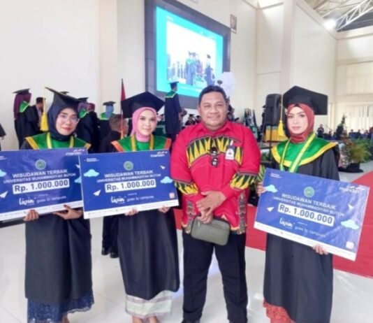 Tiga Lulusan Terbaik UMB Tahun Akademik 2025/2026 Raih Penghargaan dari Bank Mandiri